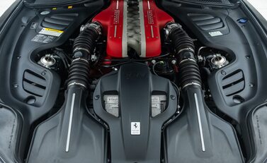 Ferrari GTC4 Lusso V12 36