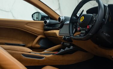 Ferrari GTC4 Lusso V12 13