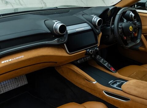 Ferrari GTC4 Lusso V12 19