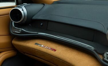 Ferrari GTC4 Lusso V12 23