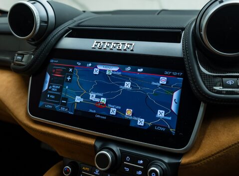 Ferrari GTC4 Lusso V12 21