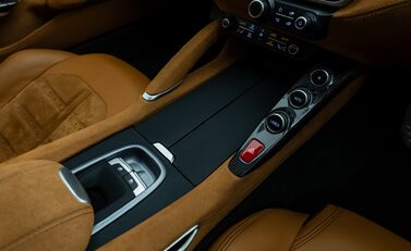 Ferrari GTC4 Lusso V12 25