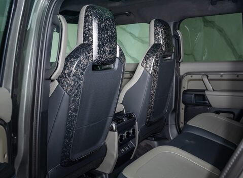 Land Rover Defender 110 OCTA EDITION ONE 21