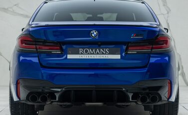 BMW M5 COMPETITION 8