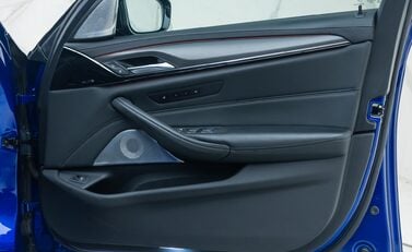 BMW M5 COMPETITION 28