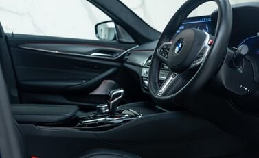 BMW M5 COMPETITION 13