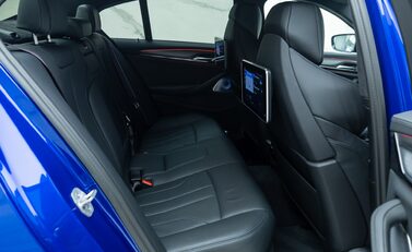 BMW M5 COMPETITION 18