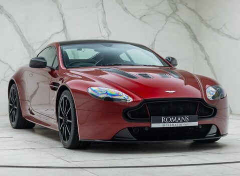 Aston Martin V12 Vantage s 9