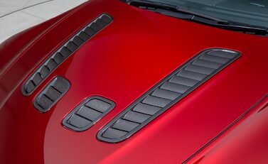 Aston Martin V12 Vantage s 30