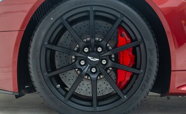 Aston Martin V12 Vantage s 25