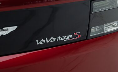 Aston Martin V12 Vantage s 35