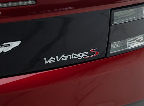 Aston Martin V12 Vantage s 35