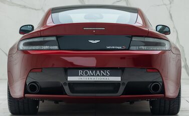 Aston Martin V12 Vantage s 8