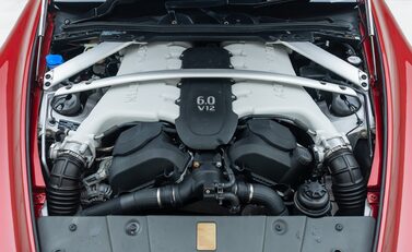 Aston Martin V12 Vantage s 38
