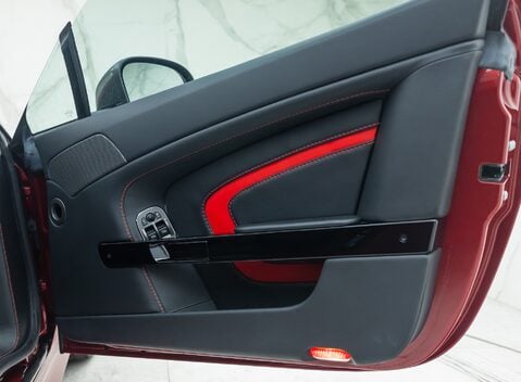 Aston Martin V12 Vantage s 24