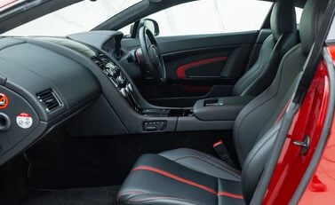 Aston Martin V12 Vantage s 16