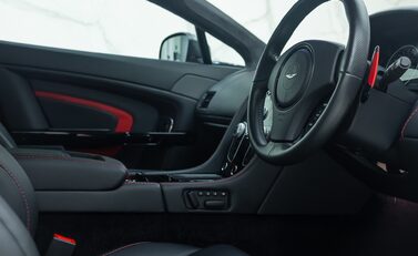 Aston Martin V12 Vantage s 13