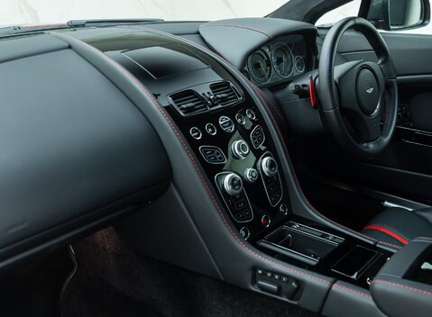 Aston Martin V12 Vantage s 17