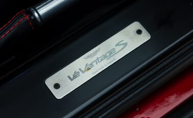 Aston Martin V12 Vantage s 23