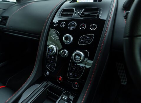 Aston Martin V12 Vantage s 21