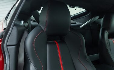 Aston Martin V12 Vantage s 15