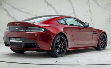 Aston Martin V12 Vantage s 6
