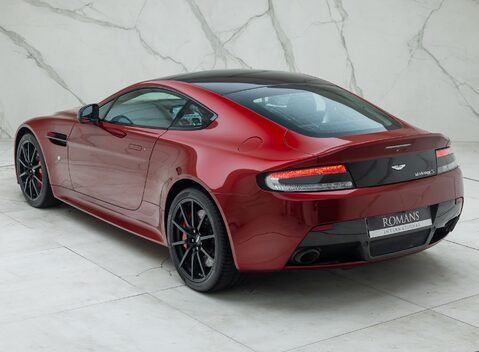Aston Martin V12 Vantage s 12
