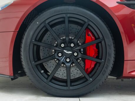 Aston Martin V12 Vantage s