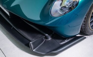 Aston Martin Valkyrie 32