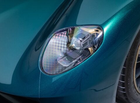 Aston Martin Valkyrie 33