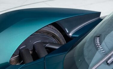 Aston Martin Valkyrie 38