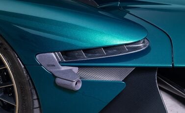 Aston Martin Valkyrie 40