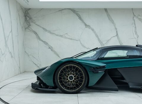 Aston Martin Valkyrie 60
