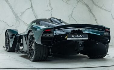 Aston Martin Valkyrie 10