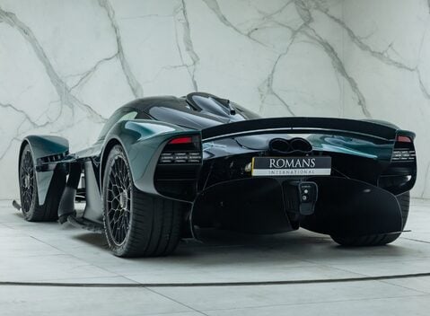 Aston Martin Valkyrie 10