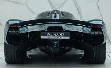 Aston Martin Valkyrie 8