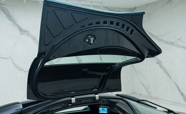 Aston Martin Valkyrie 27