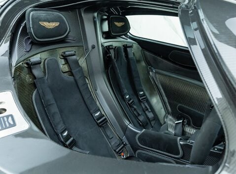 Aston Martin Valkyrie 14