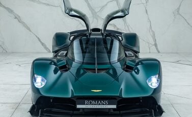 Aston Martin Valkyrie 58