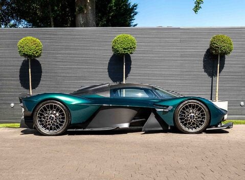 Aston Martin Valkyrie 3