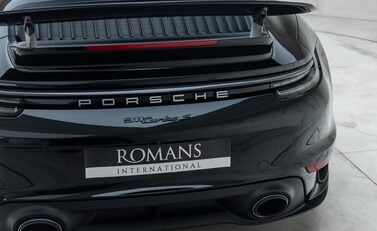 Porsche 911 Turbo S CABRIOLET (992) 35