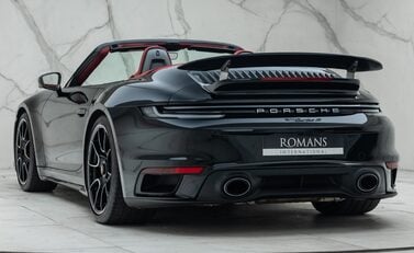 Porsche 911 Turbo S CABRIOLET (992) 13