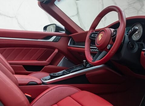 Porsche 911 Turbo S CABRIOLET (992) 16