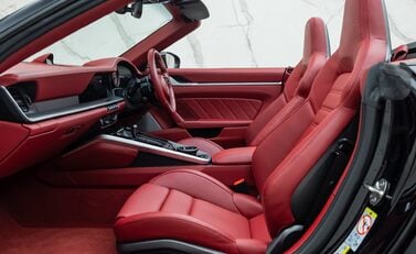 Porsche 911 Turbo S CABRIOLET (992) 20