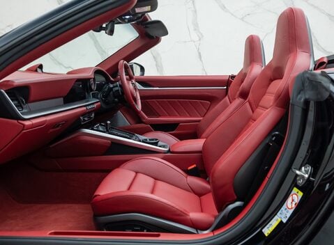 Porsche 911 Turbo S CABRIOLET (992) 20
