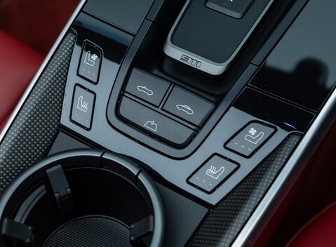 Porsche 911 Turbo S CABRIOLET (992) 29