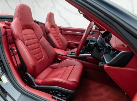 Porsche 911 Turbo S CABRIOLET (992) 17