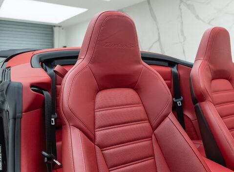 Porsche 911 Turbo S CABRIOLET (992) 18