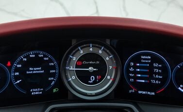 Porsche 911 Turbo S CABRIOLET (992) 22