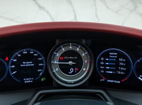 Porsche 911 Turbo S CABRIOLET (992) 22